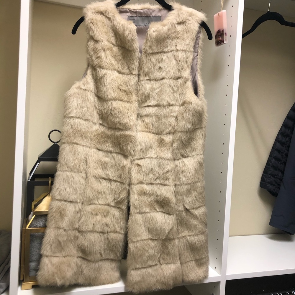 ZARA faux fur vest SzM